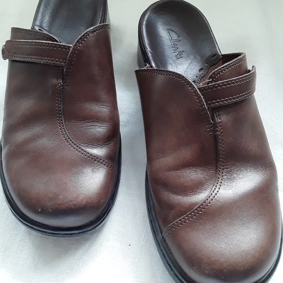Clarks Brown Leather Slip Ons - Picture 5 of 8